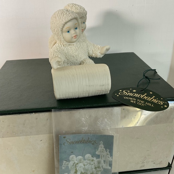 Department 56 Snowbabies sledding, Down the Hill We Go - Picture 4 of 16